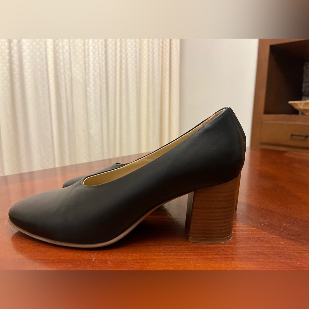 Frank and Oak ‘The June’ Leather Pump Block Heel Navy SIZE 9